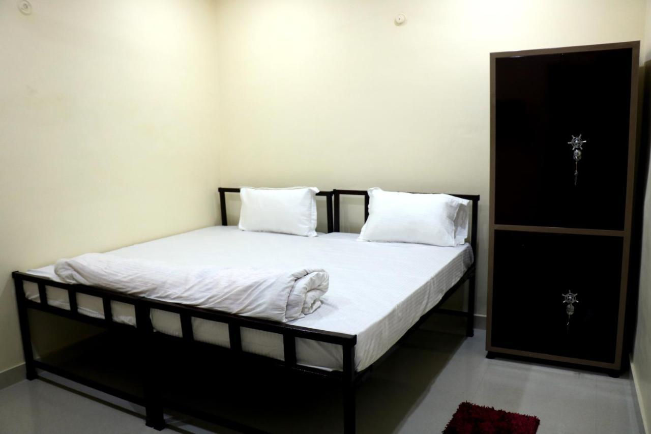 Saraswati Palace Varanasi Eksteriør billede
