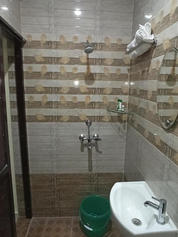 Saraswati Palace Varanasi Eksteriør billede