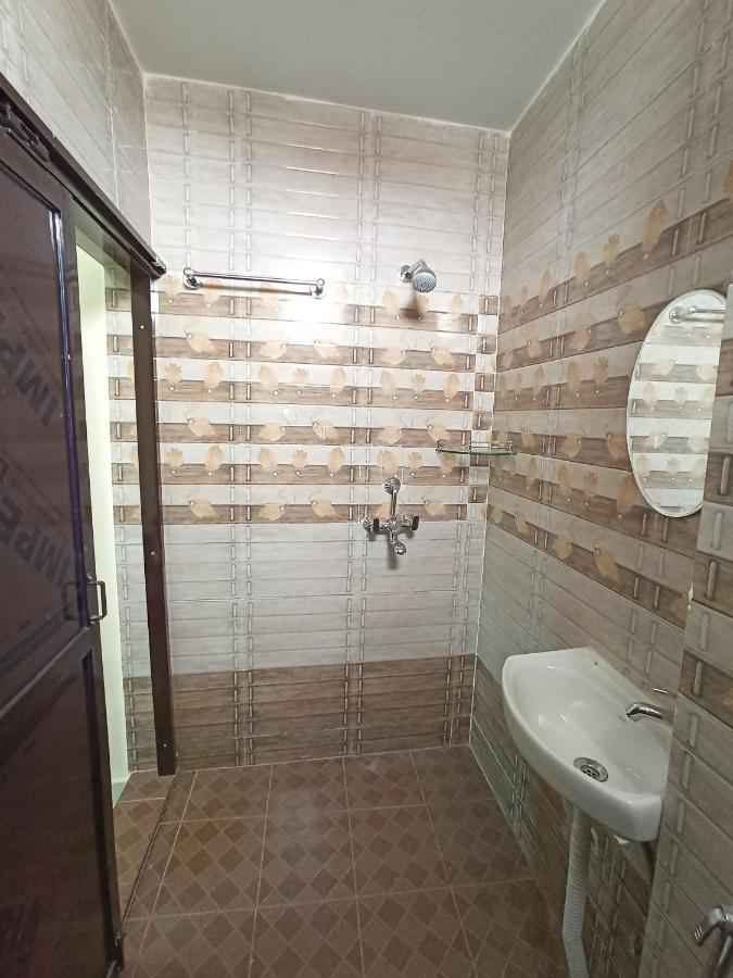 Saraswati Palace Varanasi Eksteriør billede